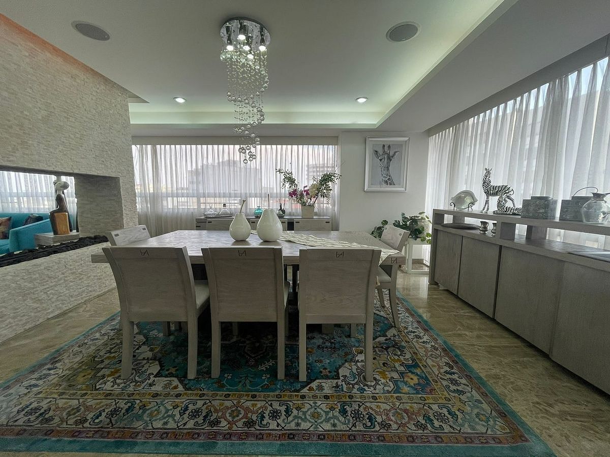 2 de 34: Área de Comedor