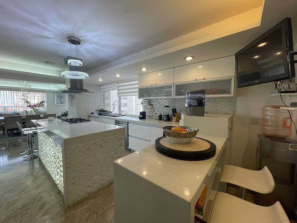 3 de 38: Cocina con Isla