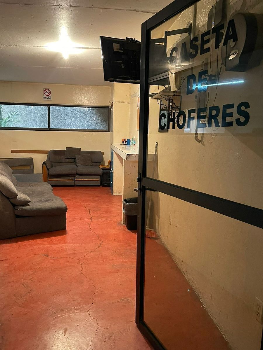38 de 38: Sala de Choferes