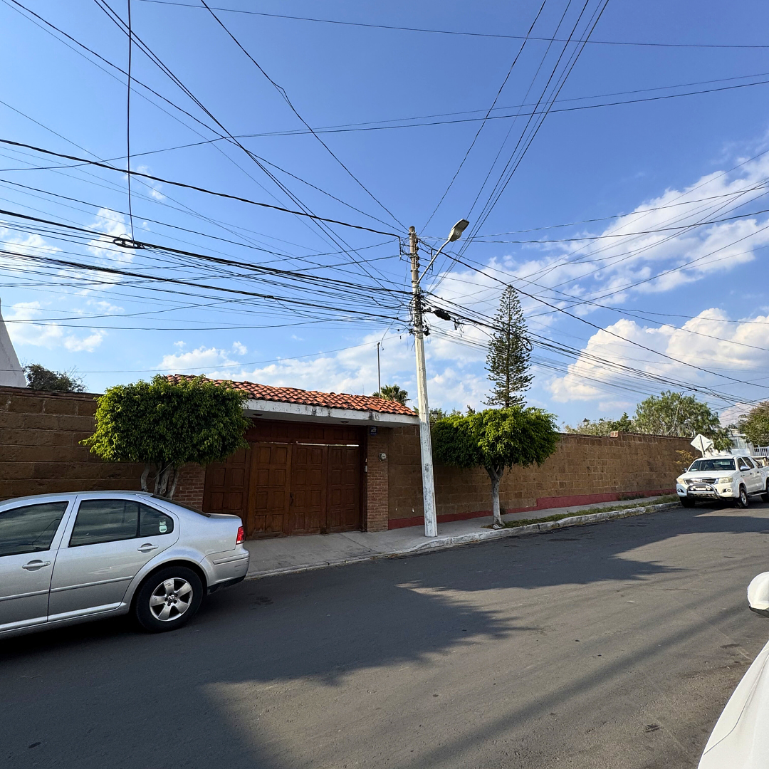 Land for sale in Lomas de Querétaro for only $3,480,000 - foto 1
