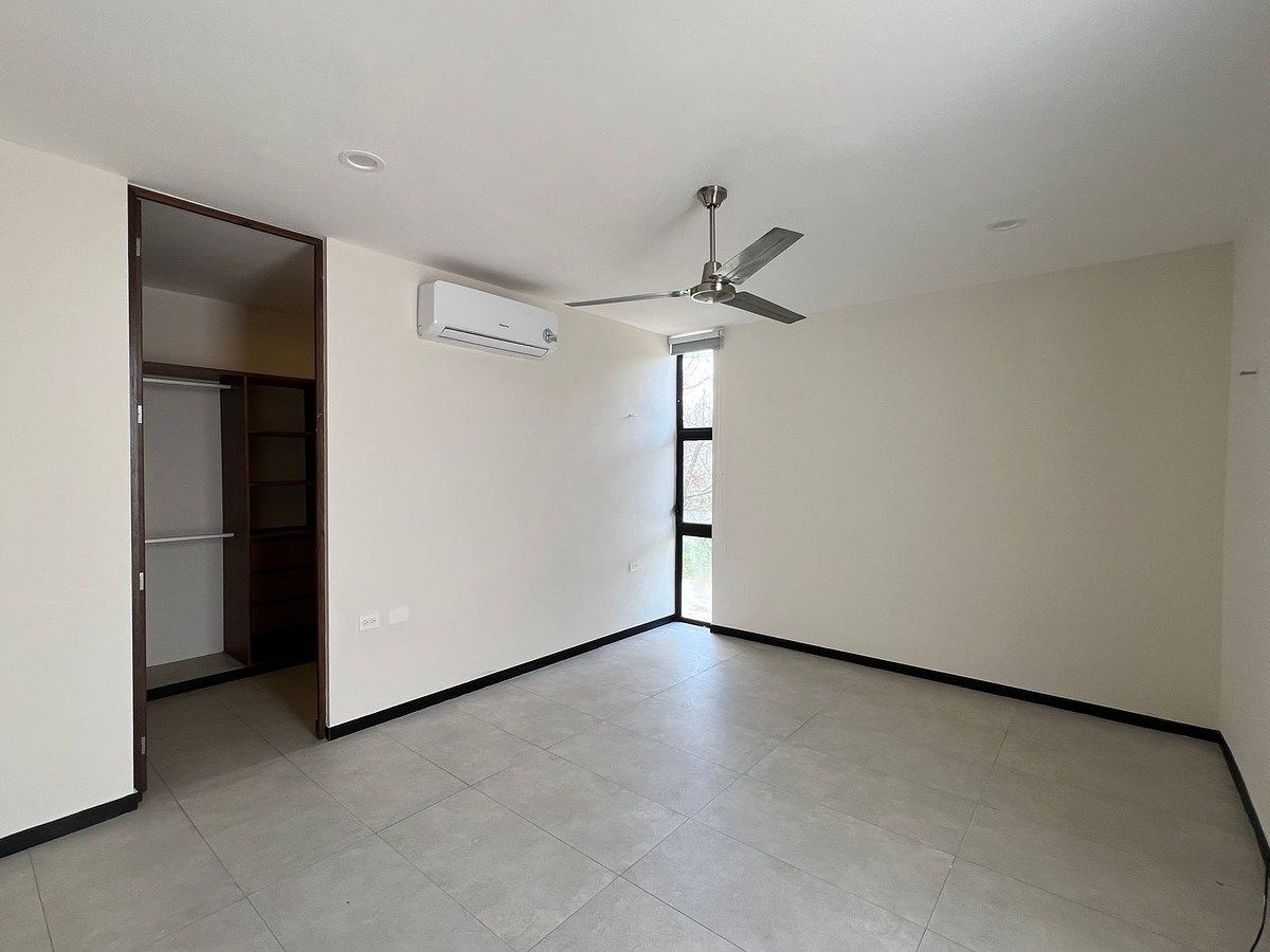 10 de 18: RECÁMARA PRINCIPAL PLANTA ALTA CON BAÑO, CLOSET VESTIDOR