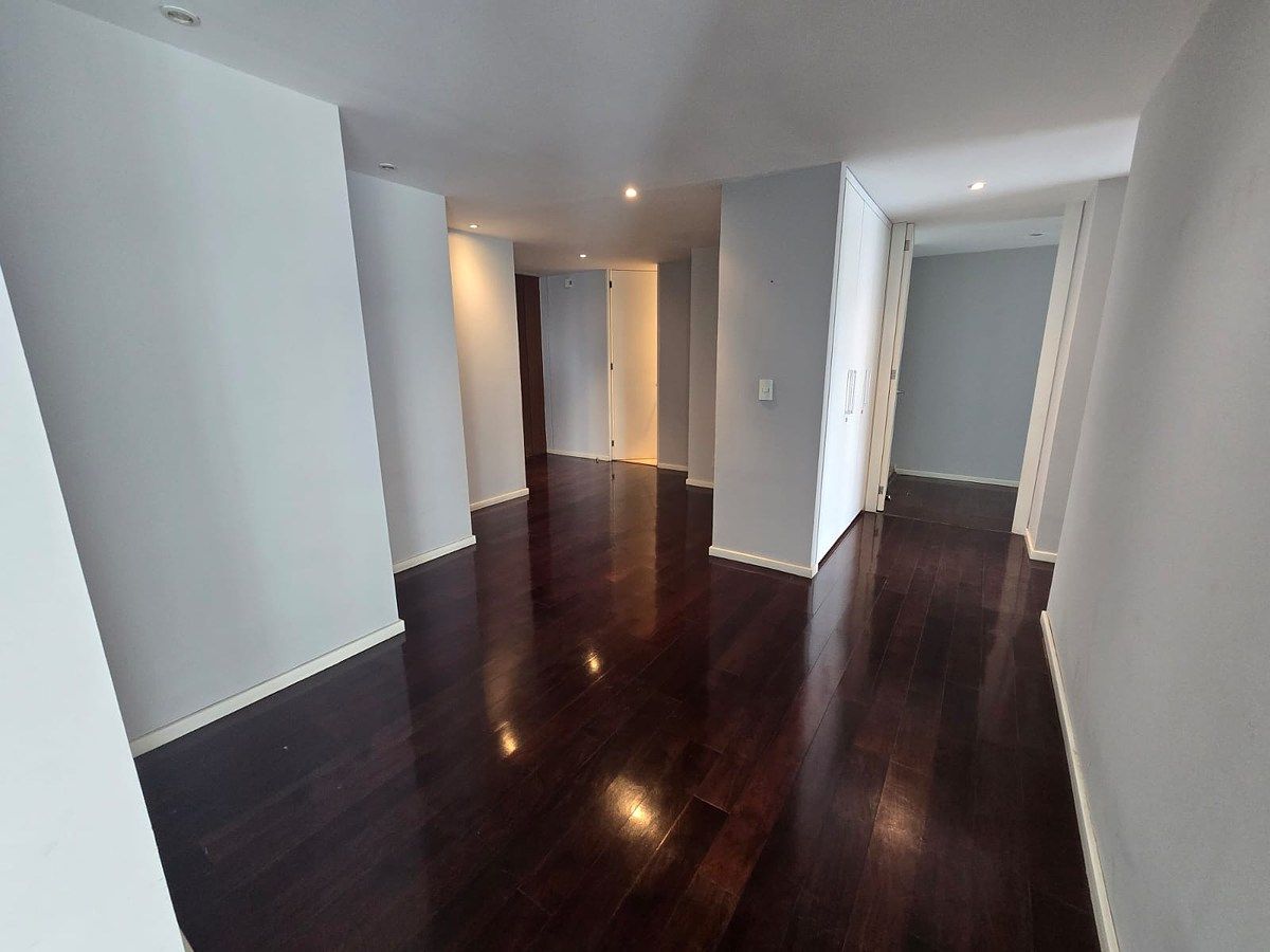 4 de 19: pasillo hacia las recámaras