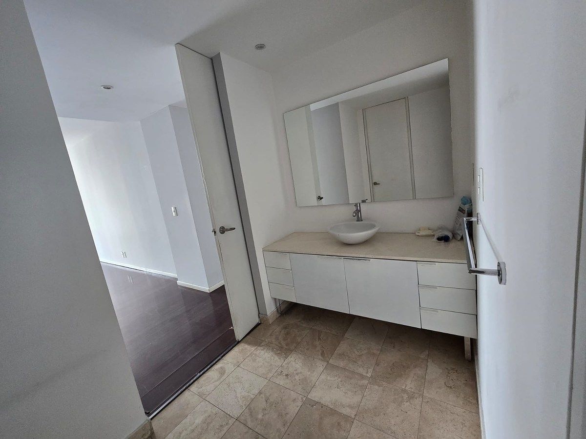 12 de 19: Baño rec principal