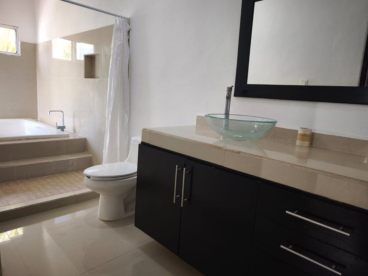 19 de 26: baño principal