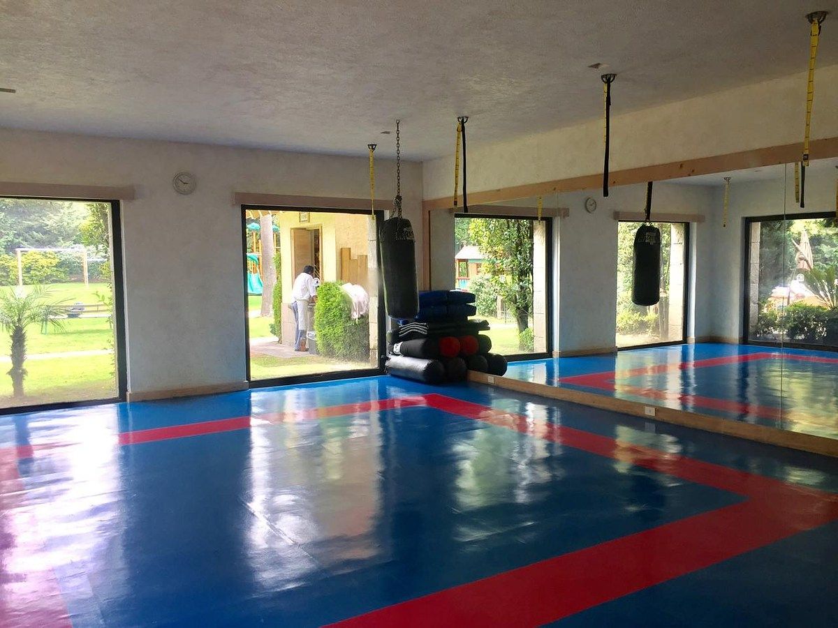 5 de 25: Salon deportes