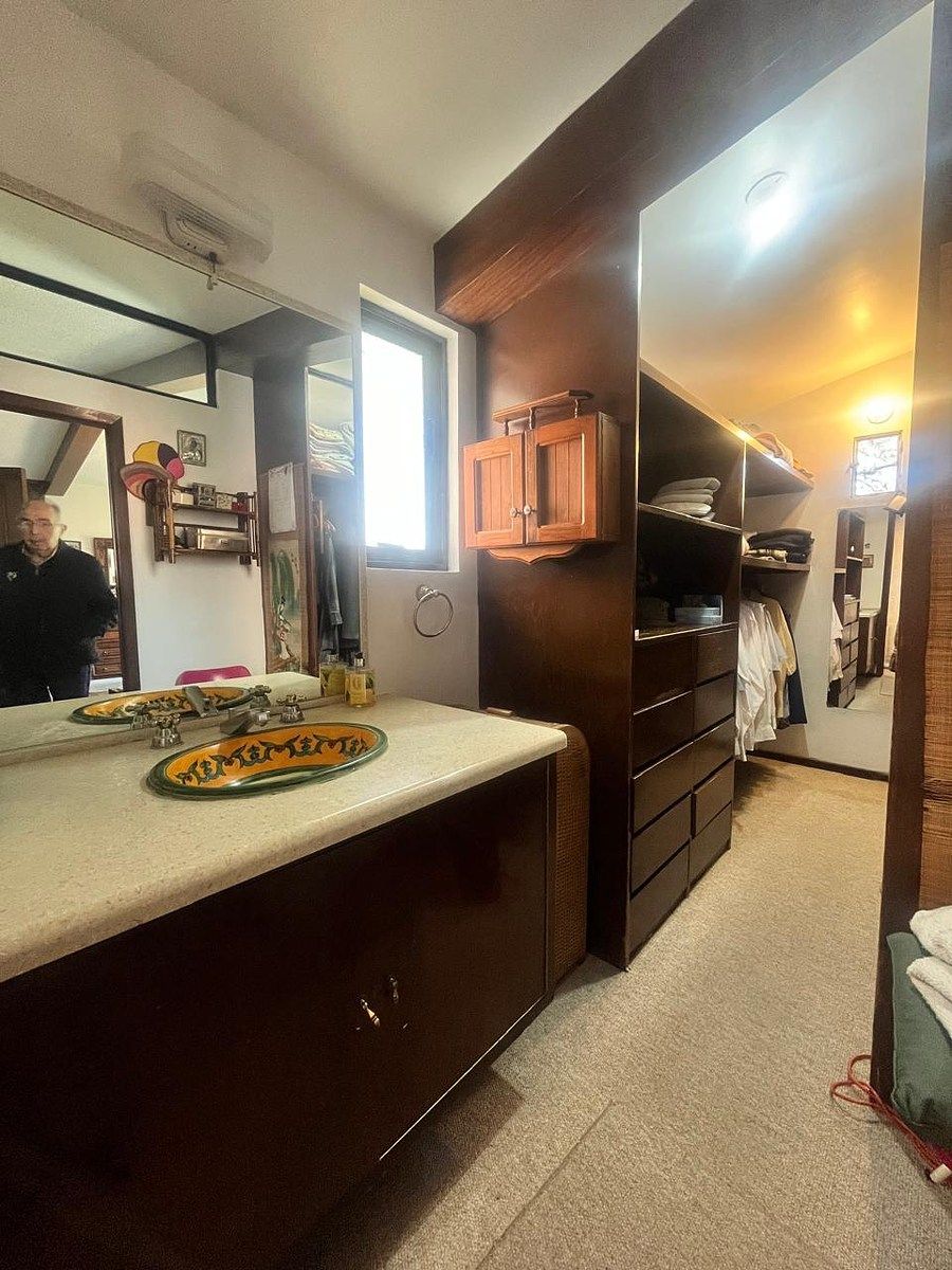 8 of 28: vestidor y baño ensuite recamara principal