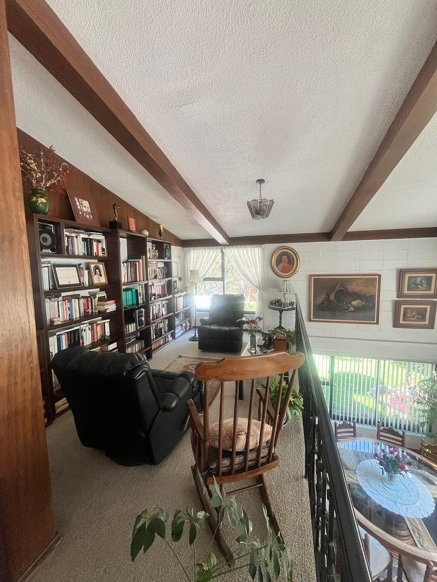 11 of 28: salita de tv recamara principal