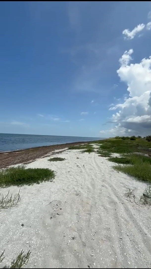 6 de 9: Terreno Frente al Mar