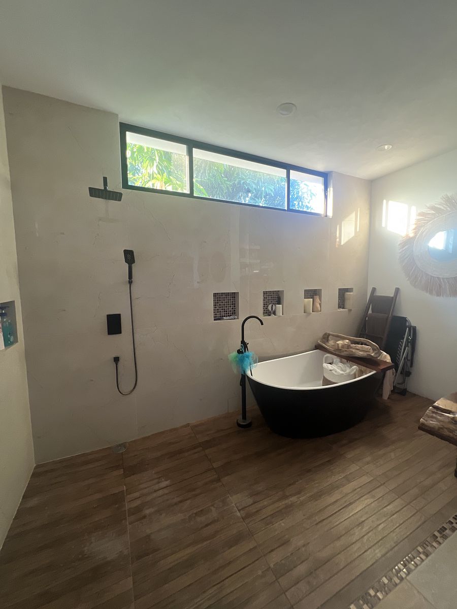 24 de 32: baño completo con tina