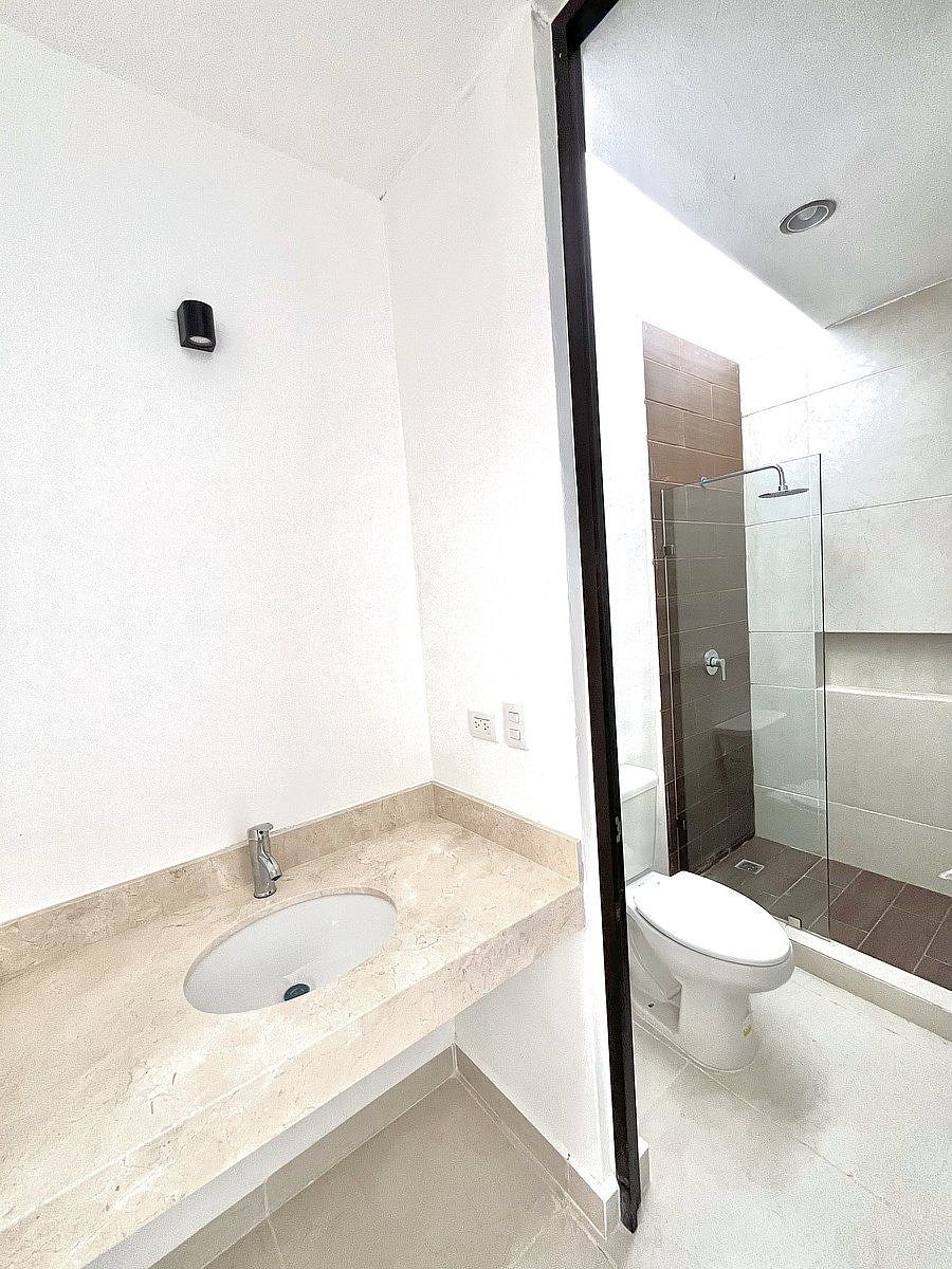 10 de 21: Baño, Recámara Principal