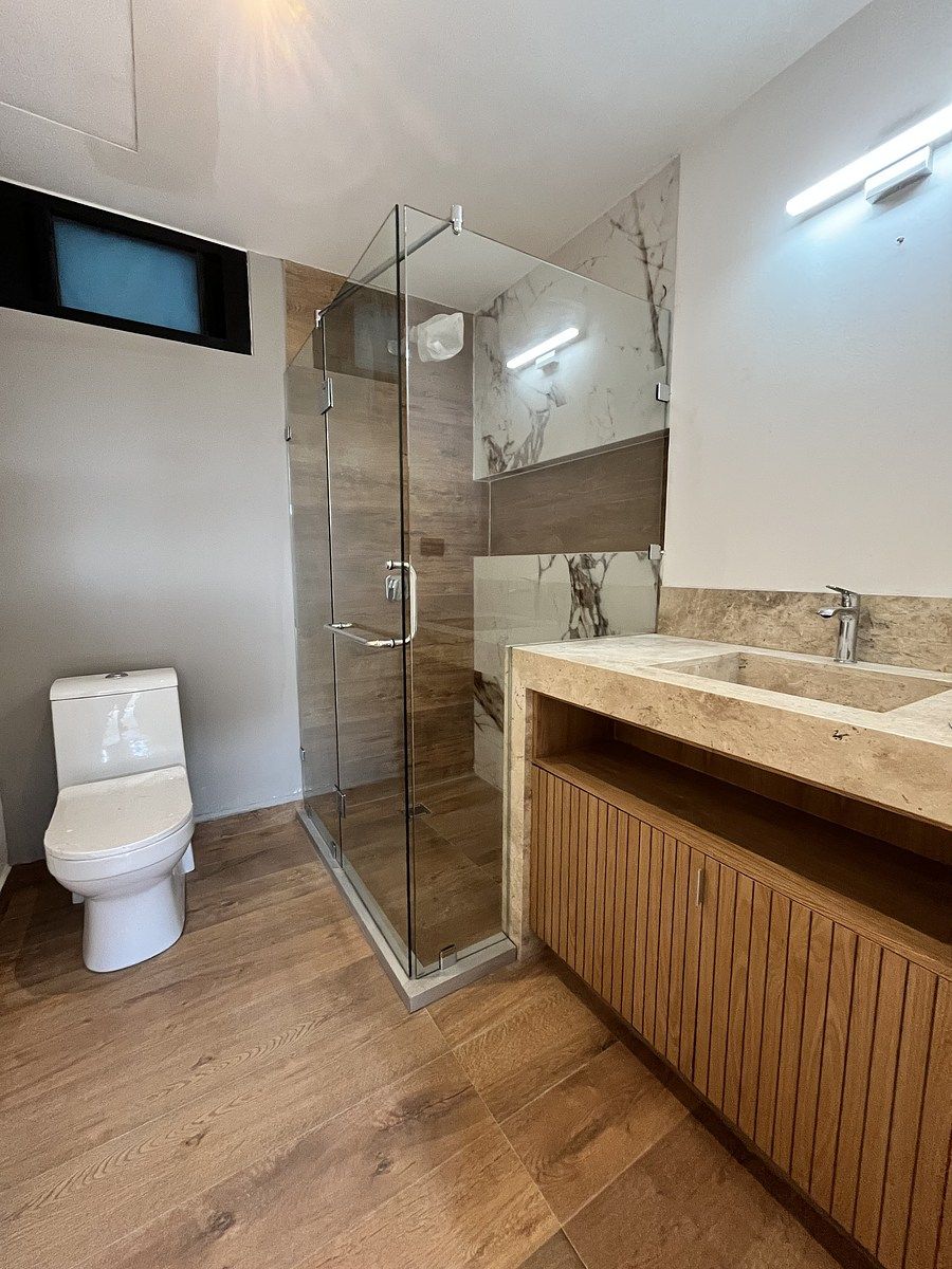 4 de 42: Baño Modelo Avant Colores Claros