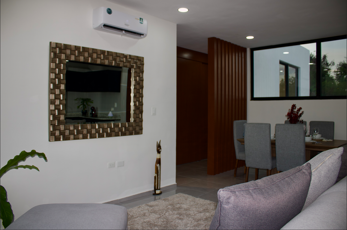 4 of 8: Sala y Comedor