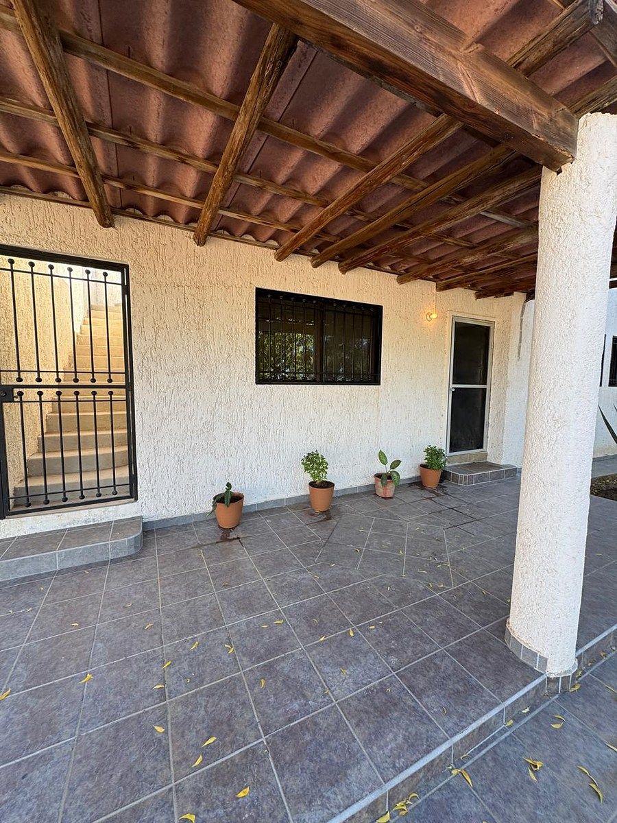 2 of 21: ENTRADA CUARTO 2 PLANTA ALTA