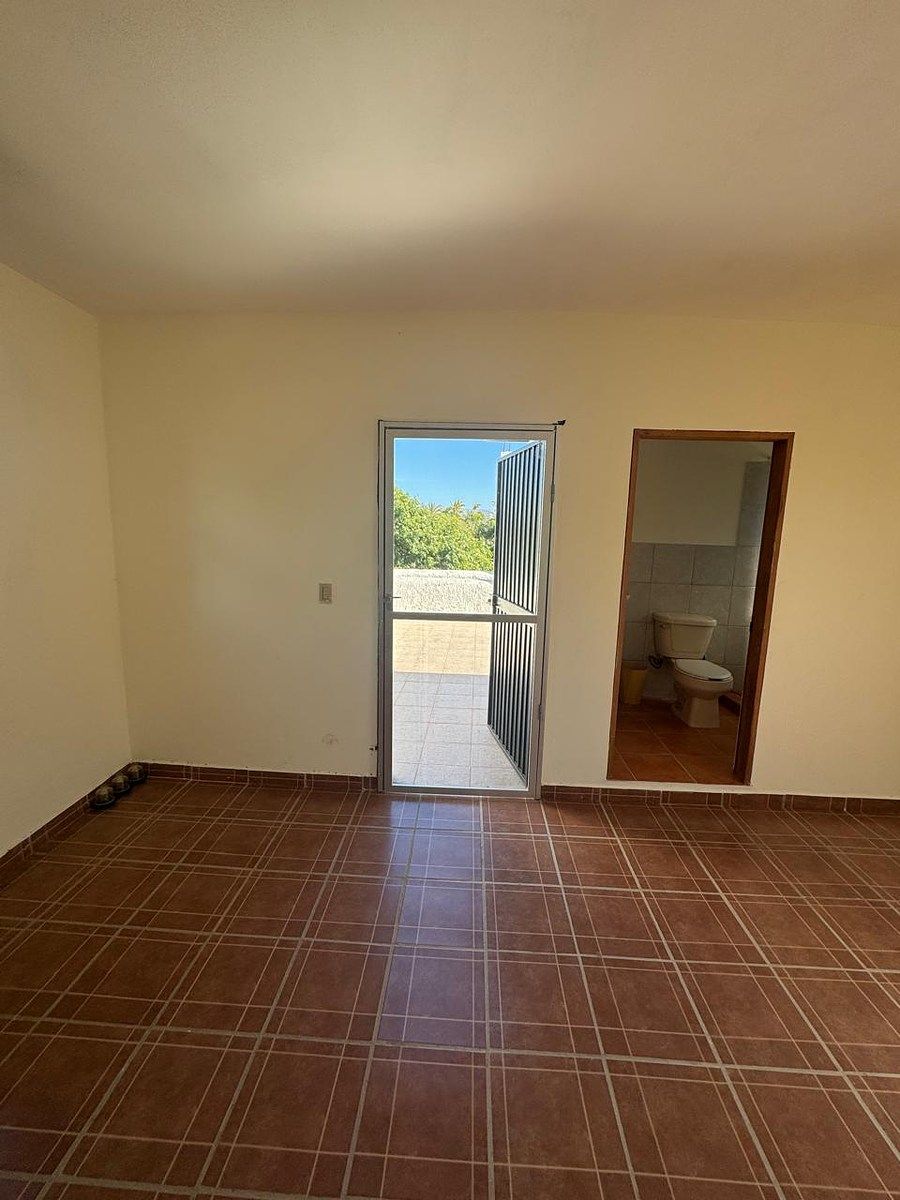 14 of 21: CUARTO CON BANO PLANTA ALTA