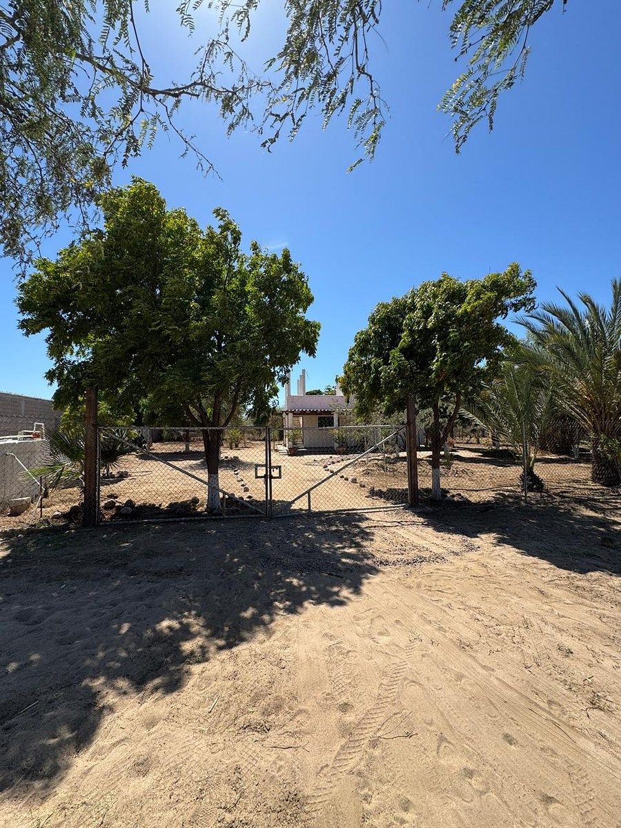 10 de 17: ENTRADA A LA PROPIEDAD