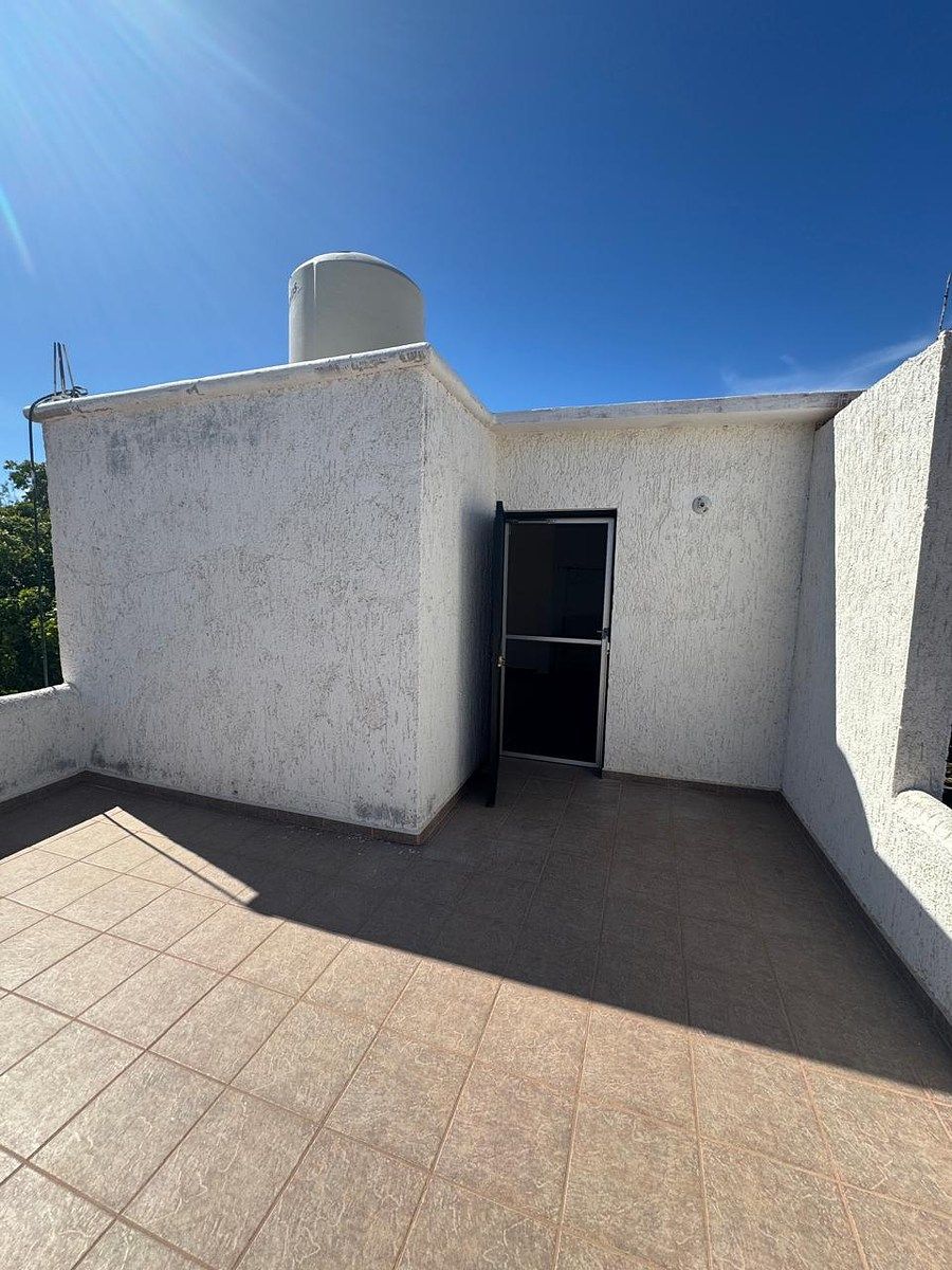 9 of 21: ENTRADA INDEPENDIENTE CUARTO PLANTA ALTA