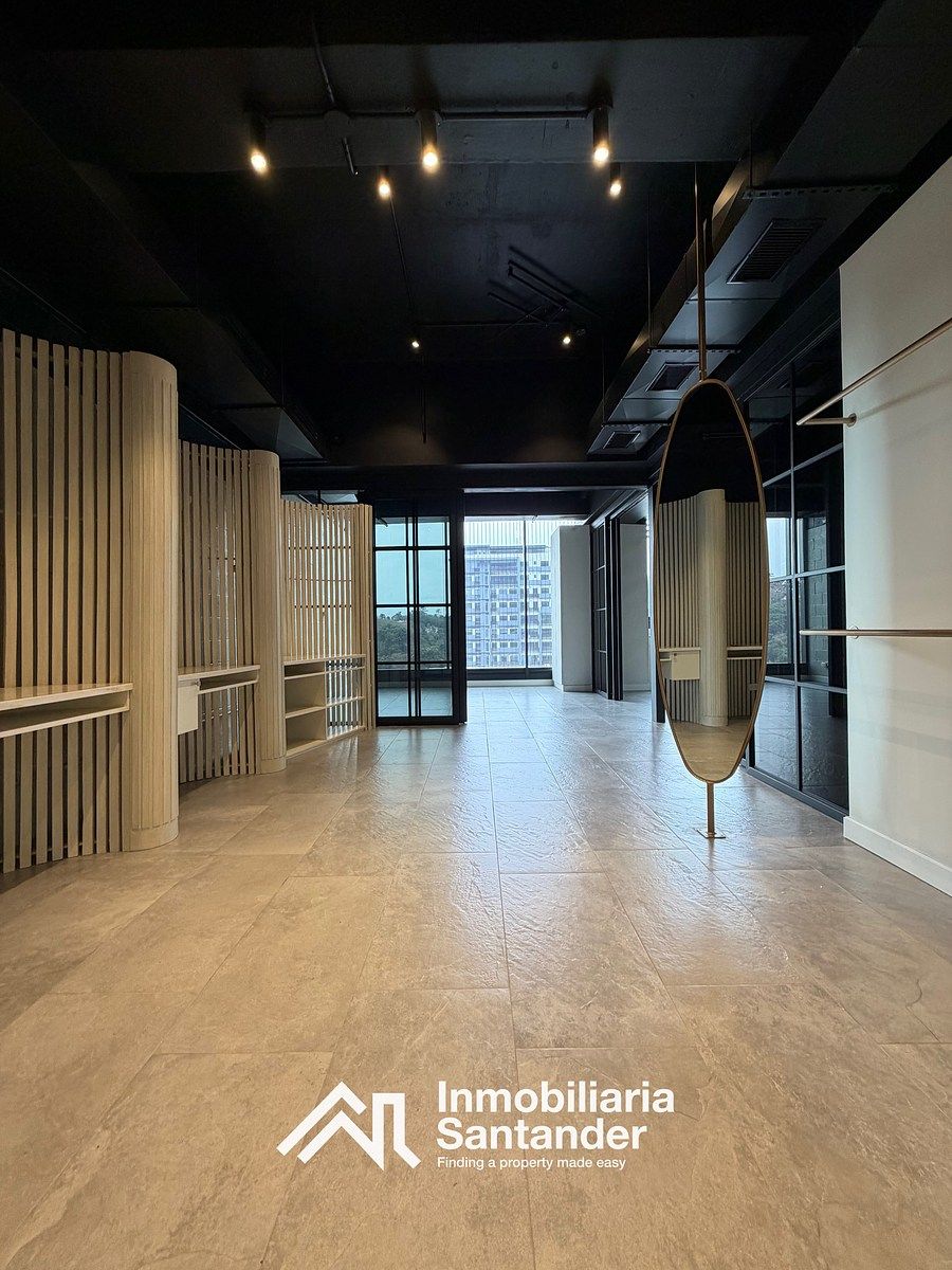 Oficina en Venta en Centro de Negocios Spazio, Zona 15 – Acabados de Lujo |