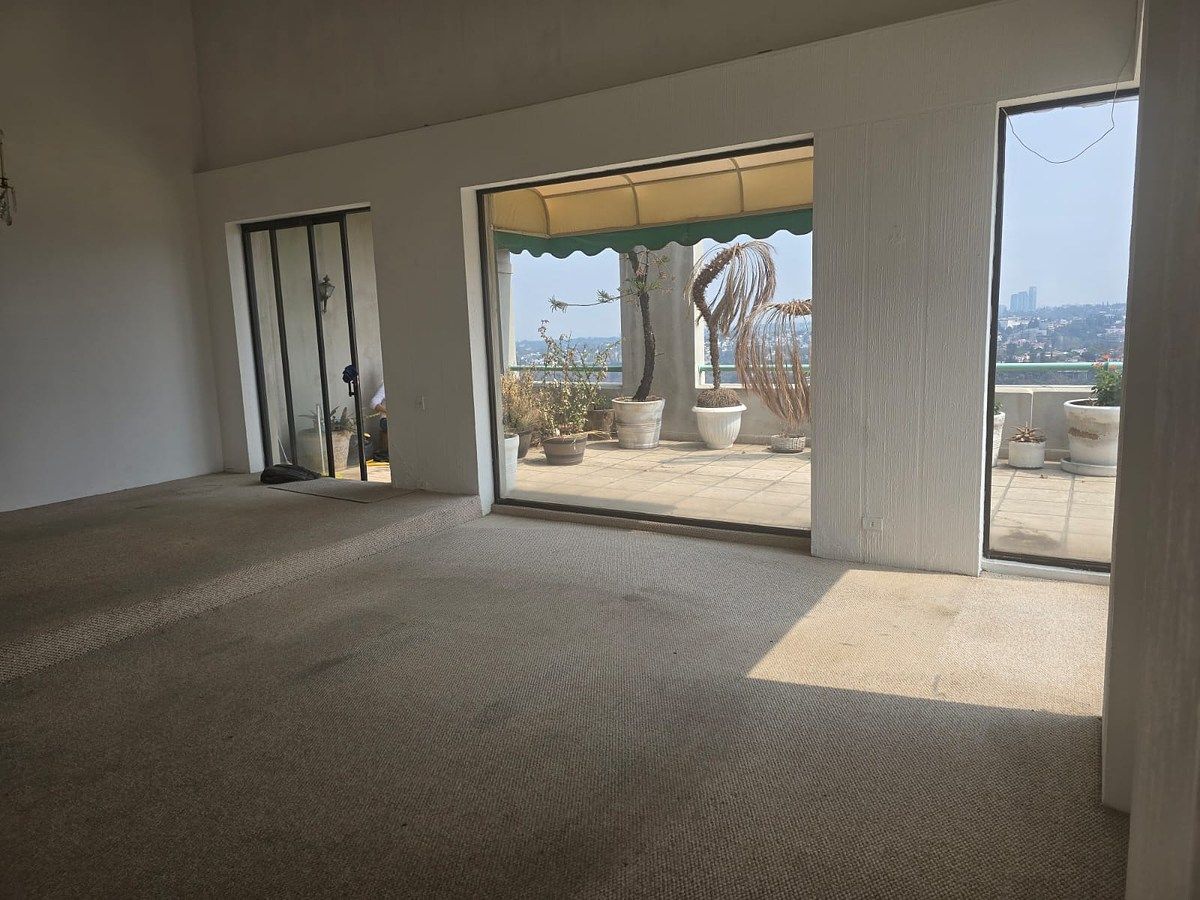 7 of 38: sala comedor