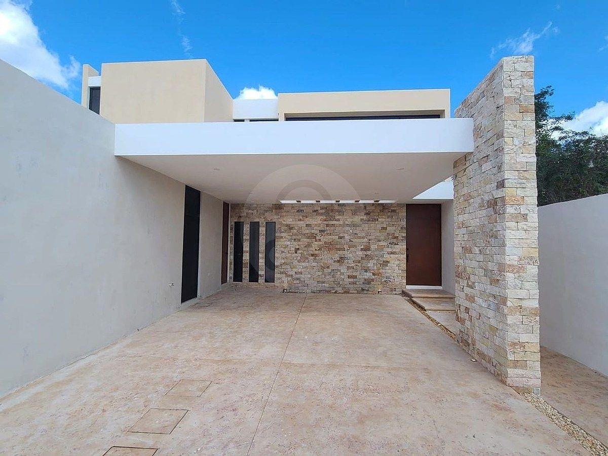 Venta de casa 2 Plantas con piscina en Temozón Norte - foto 1