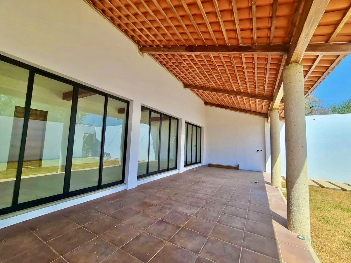 5 of 36: Corredor muy amplio - 4 mts de ancho