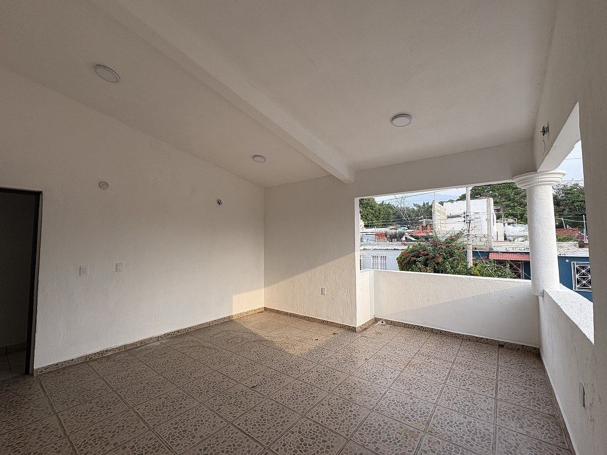 10 de 12: terraza en planta alta