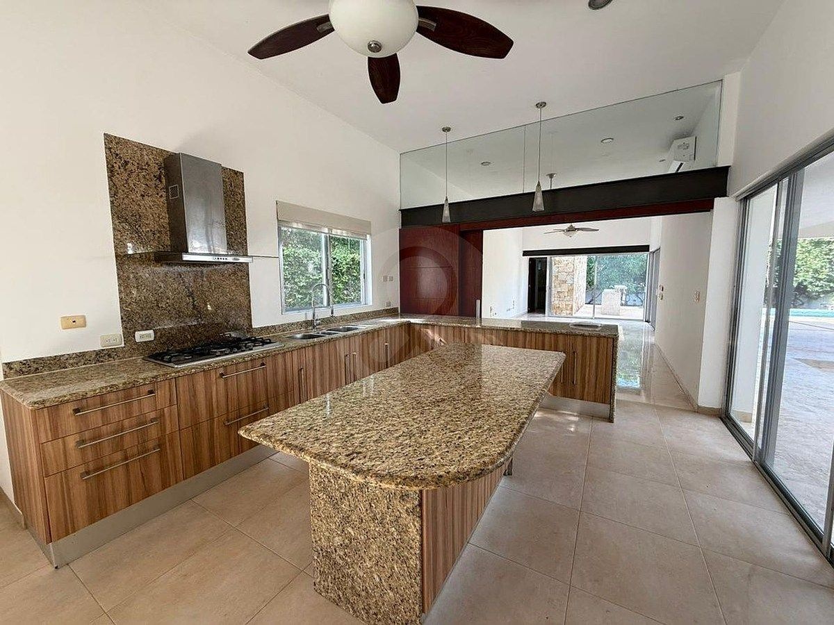 Venta de Casa residencial dentro de privada La Ceiba - foto 3