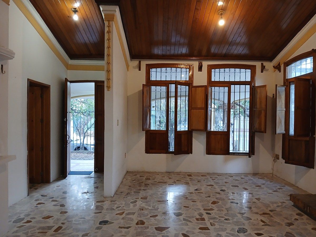 House for Sale in Jardines Alcalde across from CODE - foto 4