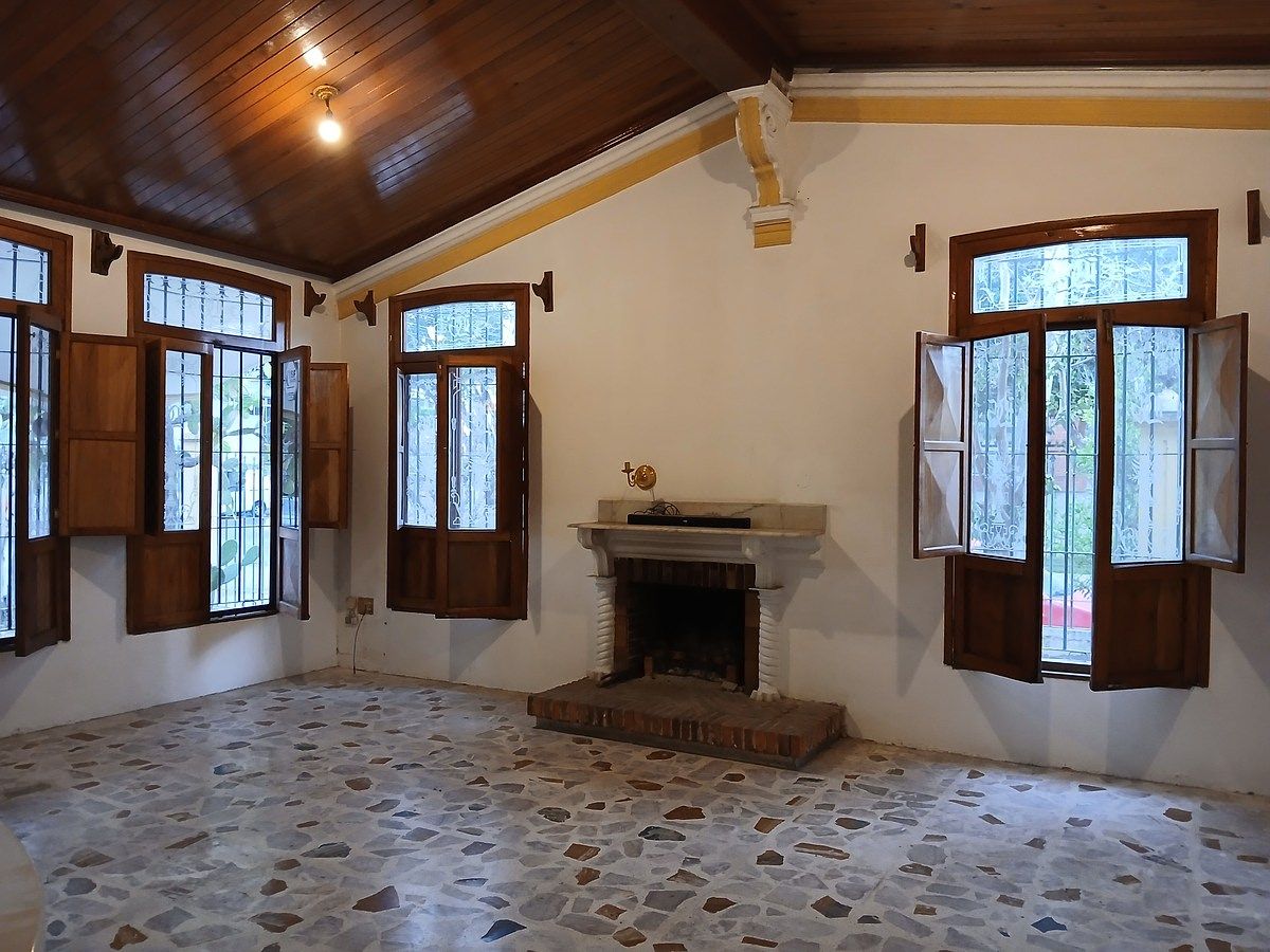 House for Sale in Jardines Alcalde across from CODE - foto 3