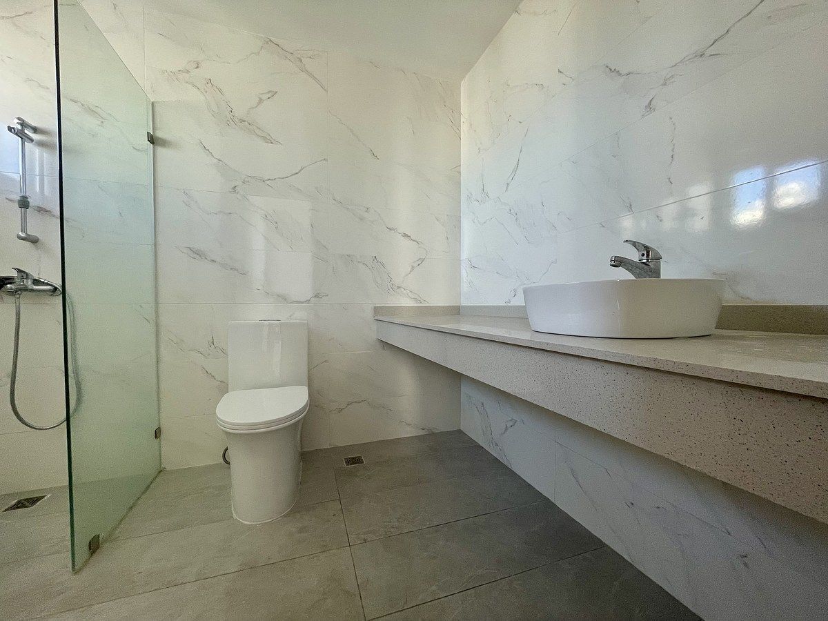 16 de 28: Baño secundario