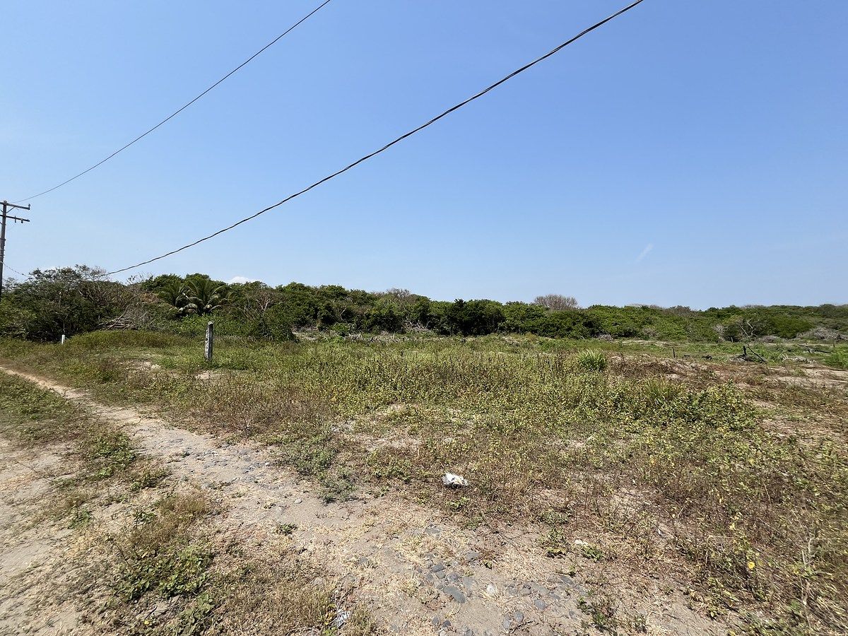 4 of 6: Terreno en venta de 200m2 a pasos de la playa