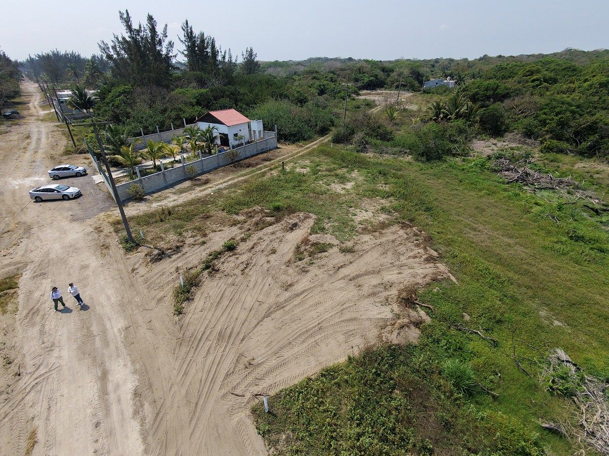 1 of 6: Terreno en venta de 200m2 a pasos de la playa