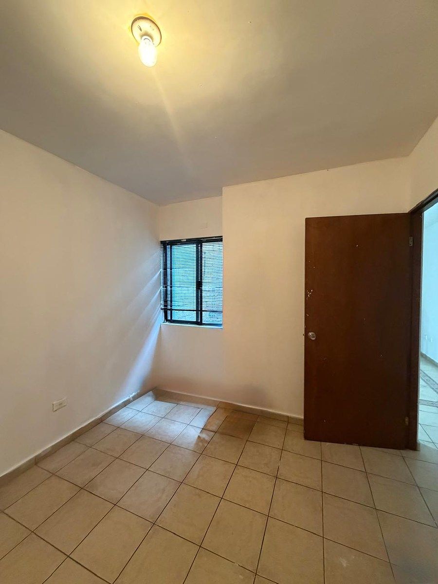 4 of 13: Estudio u oficina