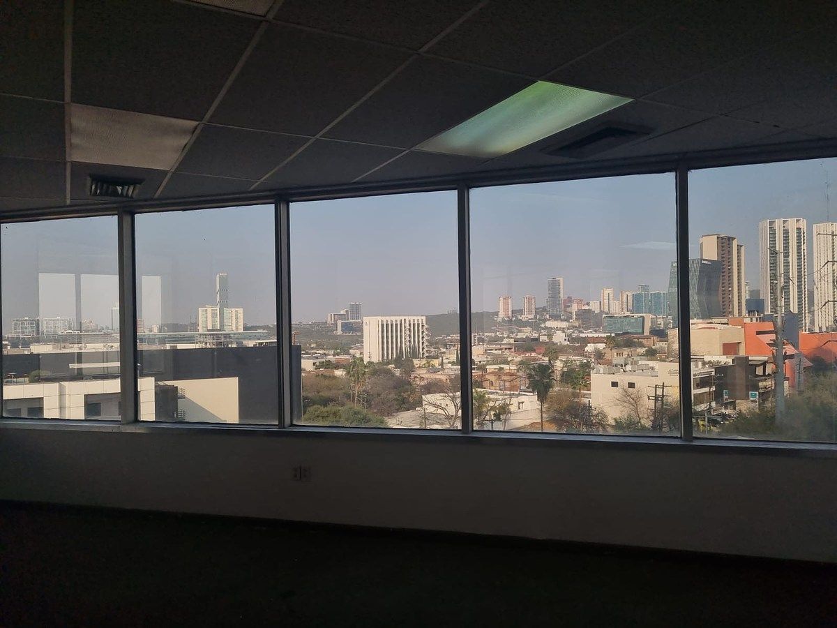 9 de 13: Vista hacia Av. del Roble