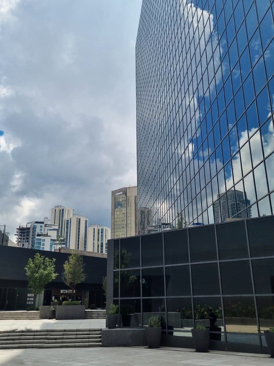 8 de 9: Vista de la plaza hacia Arboleda