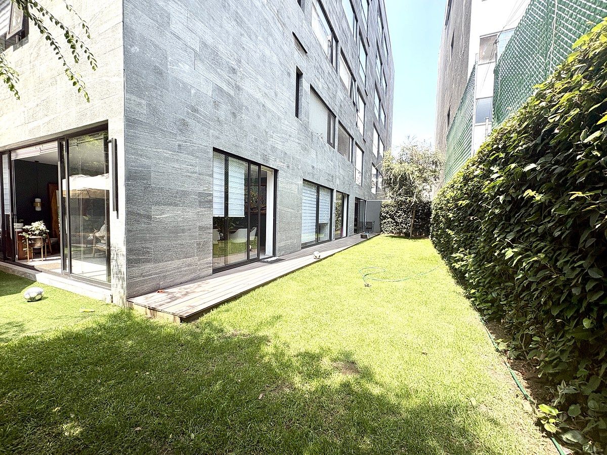 6 de 32: JARDIN PRIVADO