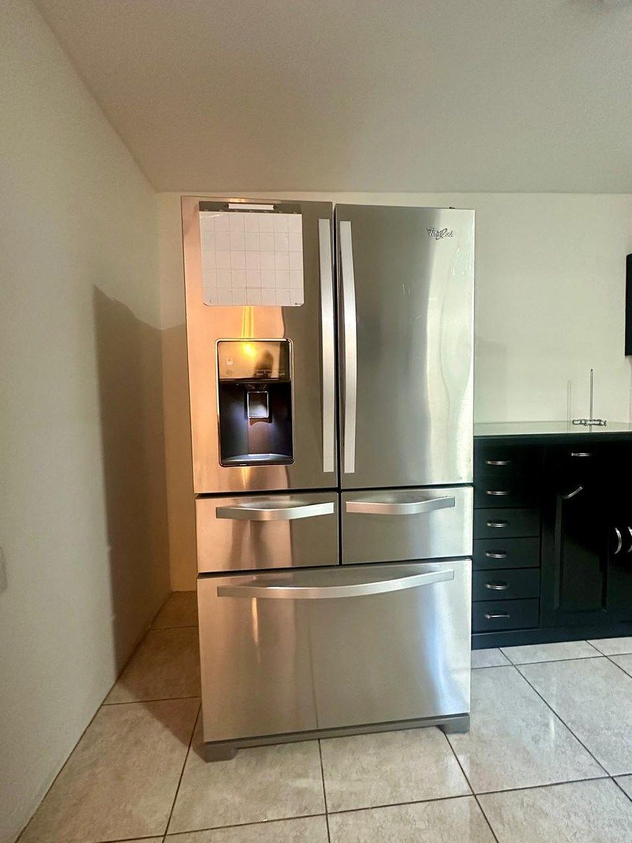 19 de 32: Refrigerador grande/ nuevo