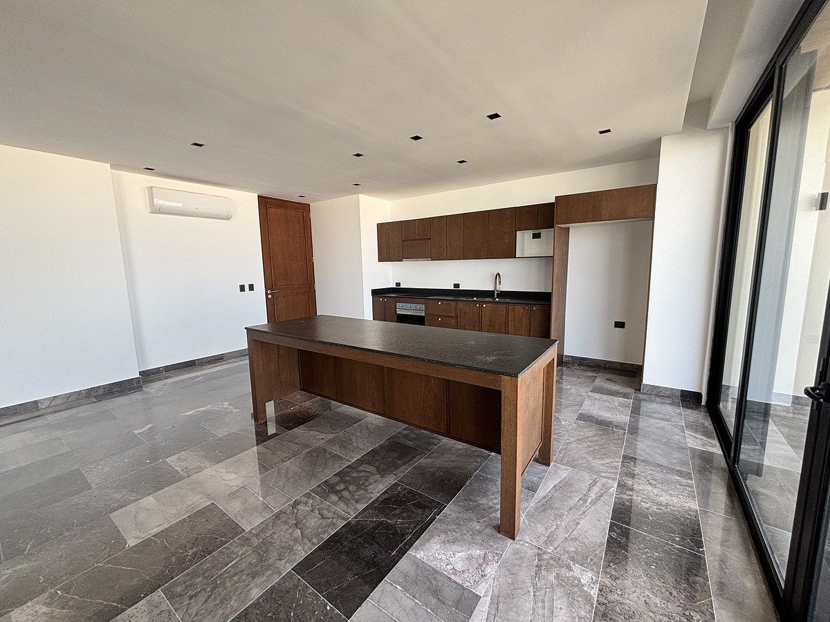 3 de 18: Cocina/comedor/sala