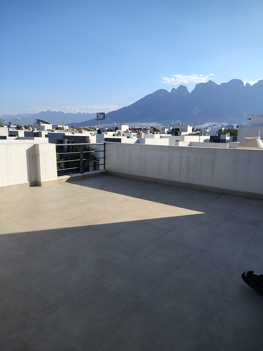 16 de 23: Terraza del tercer piso.