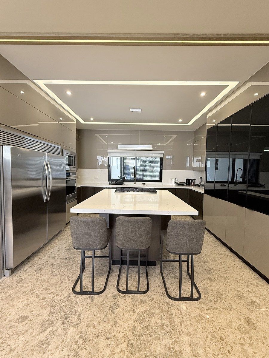 8 de 33: COCINA CON ISLA