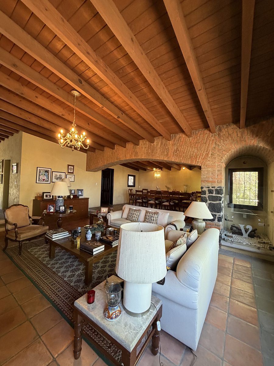 12 de 48: Casa principal