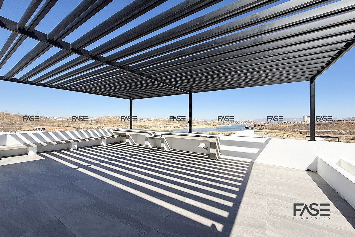 26 de 27: Roof con vista a la presa