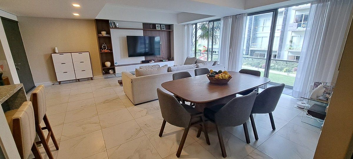 3 de 28: Departamento 202 Comedor