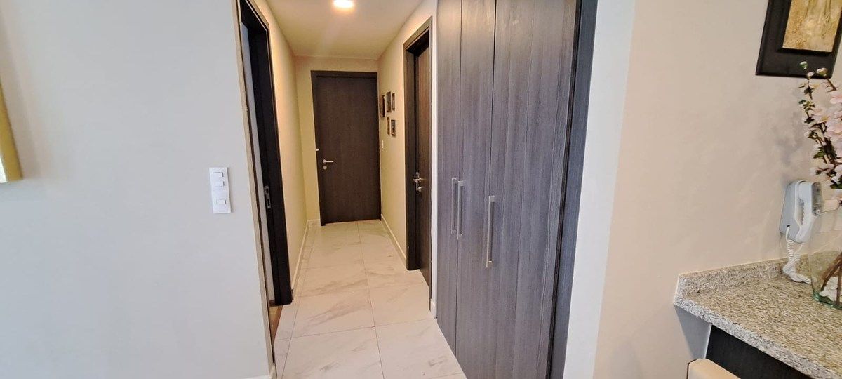 5 de 28: Departamento 202 Pasillo