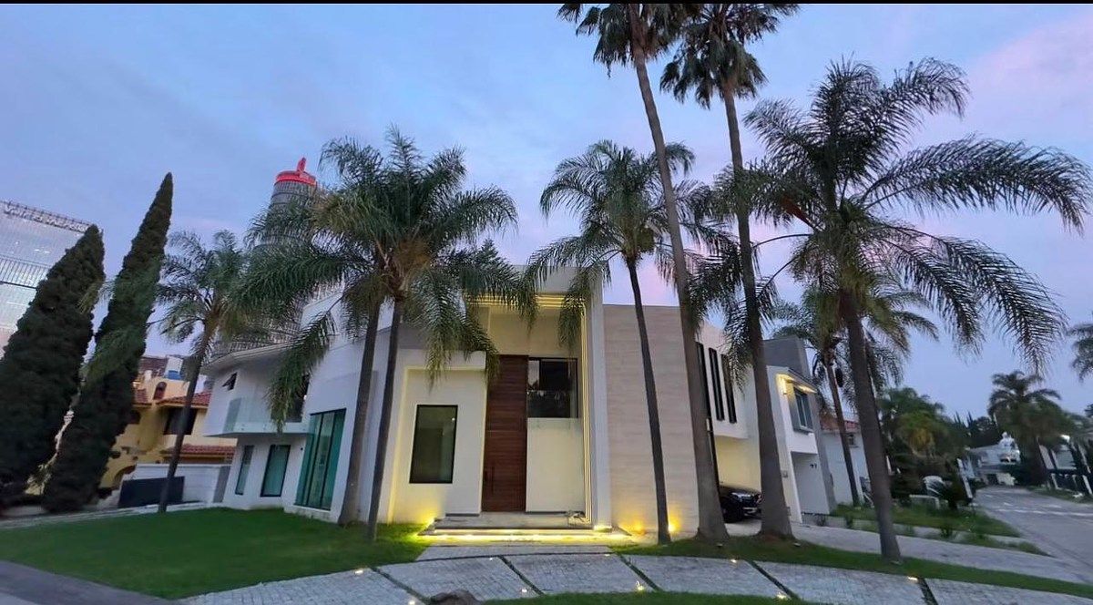 ALUGUEL DE CASA NOVA MODERNA EM PUERTA DE HIERRO, foto 1 de 36