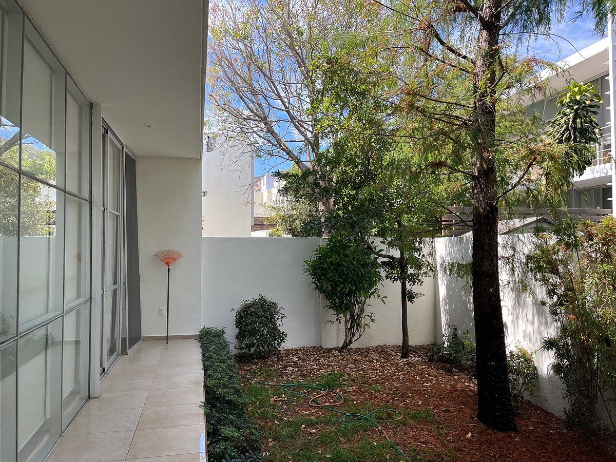 4 de 48: jardín interior