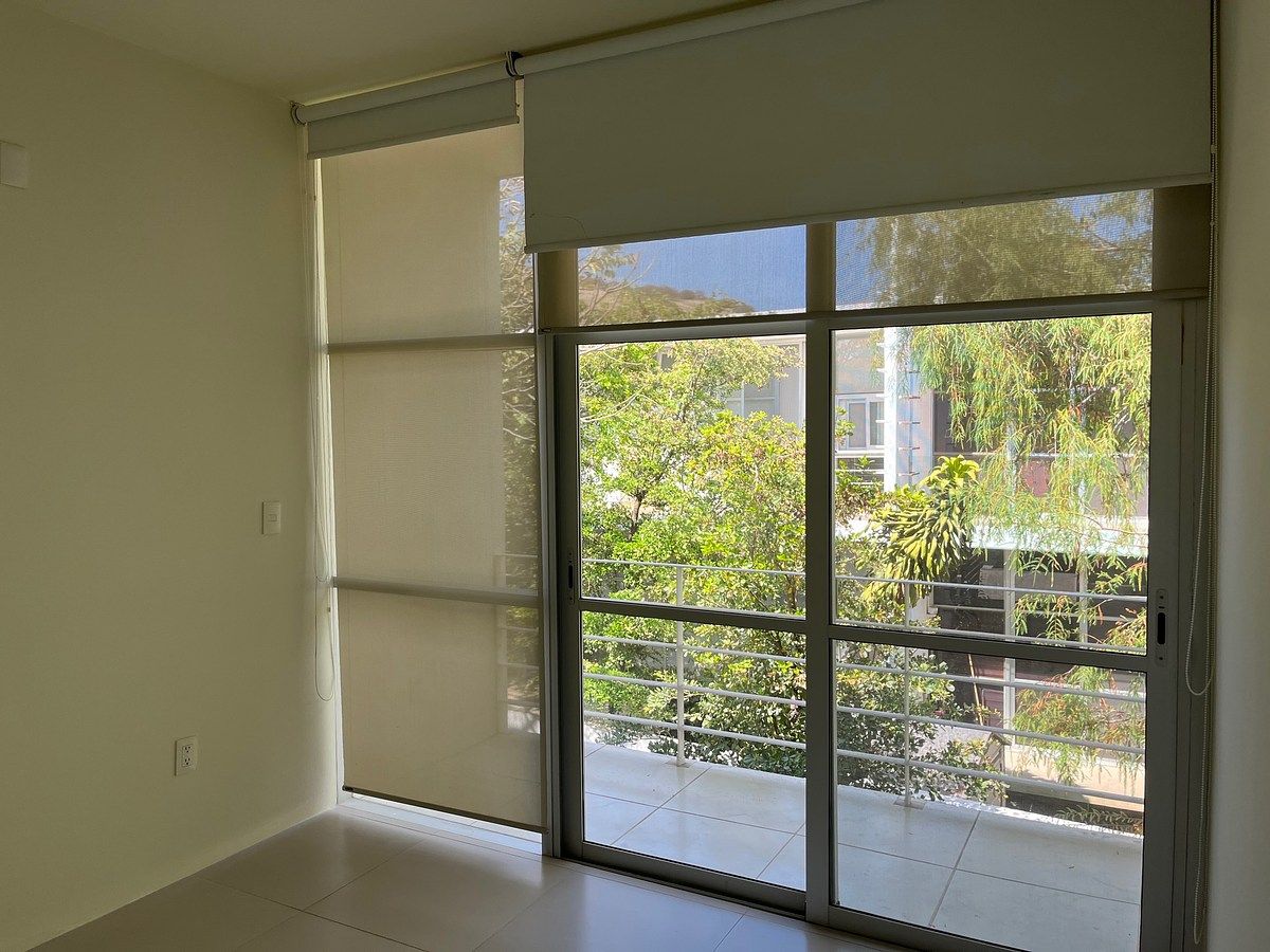 31 de 48: recámara dos con salida a balcón