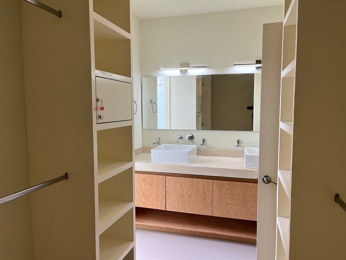 19 de 48: baño principal