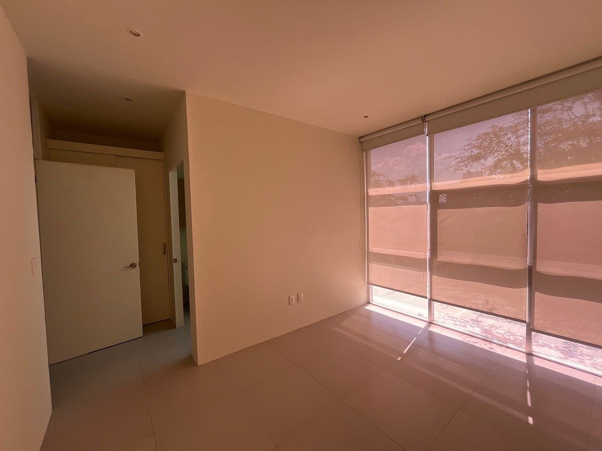 36 de 46: recámara tres con ventana, no balcón