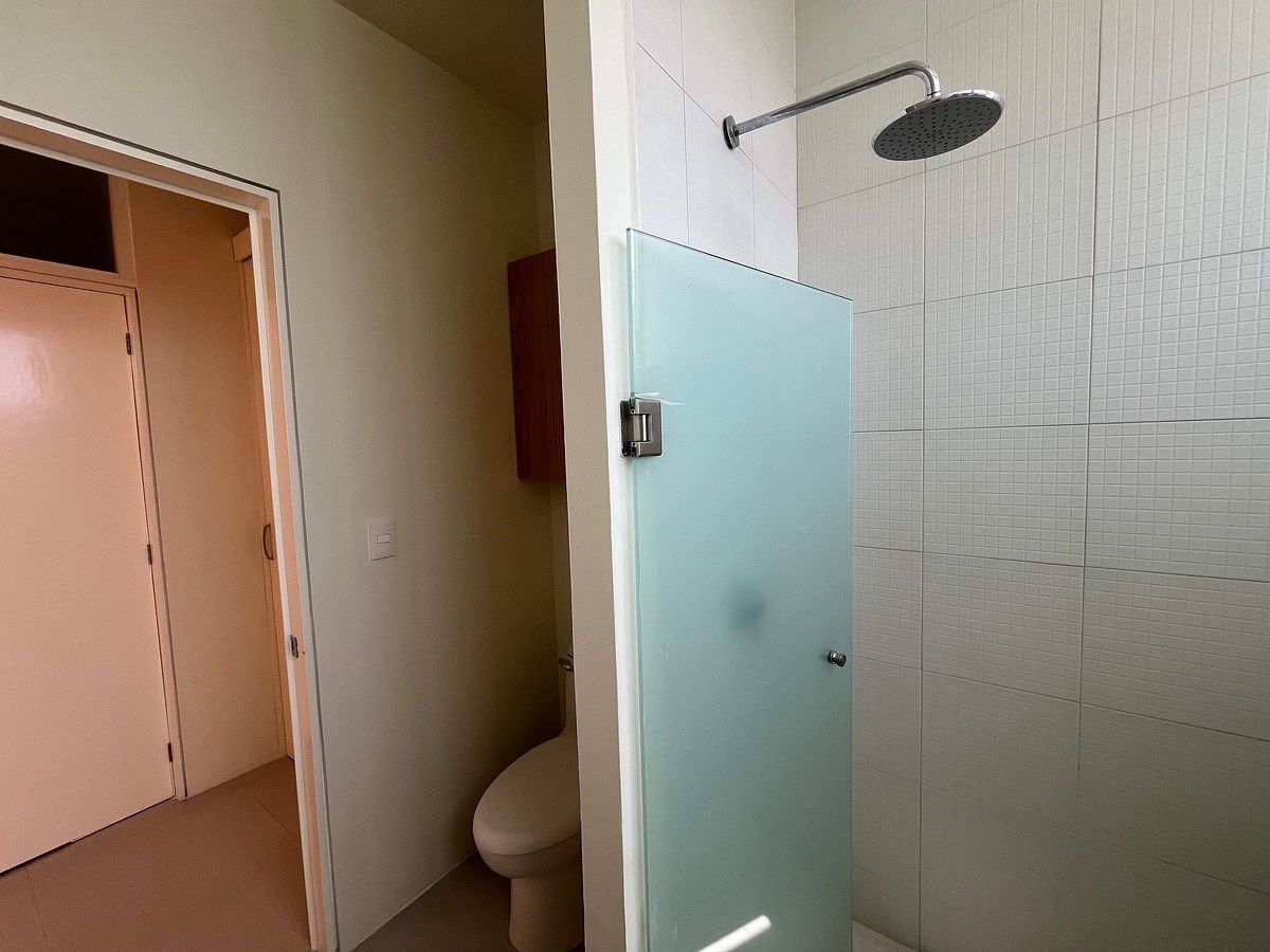 44 de 48: baño recámara tres