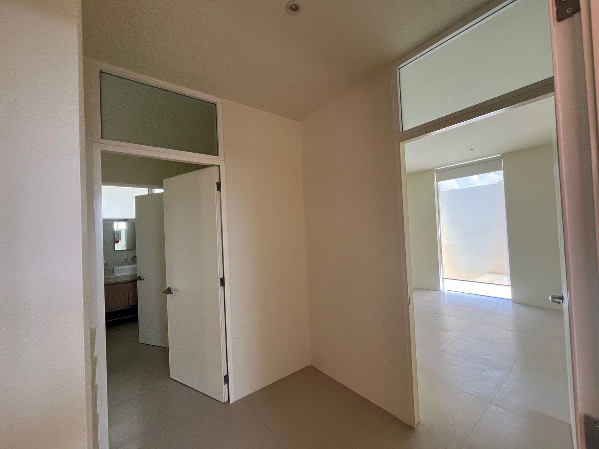 28 de 46: distribuidor e ingreso a recámara dos